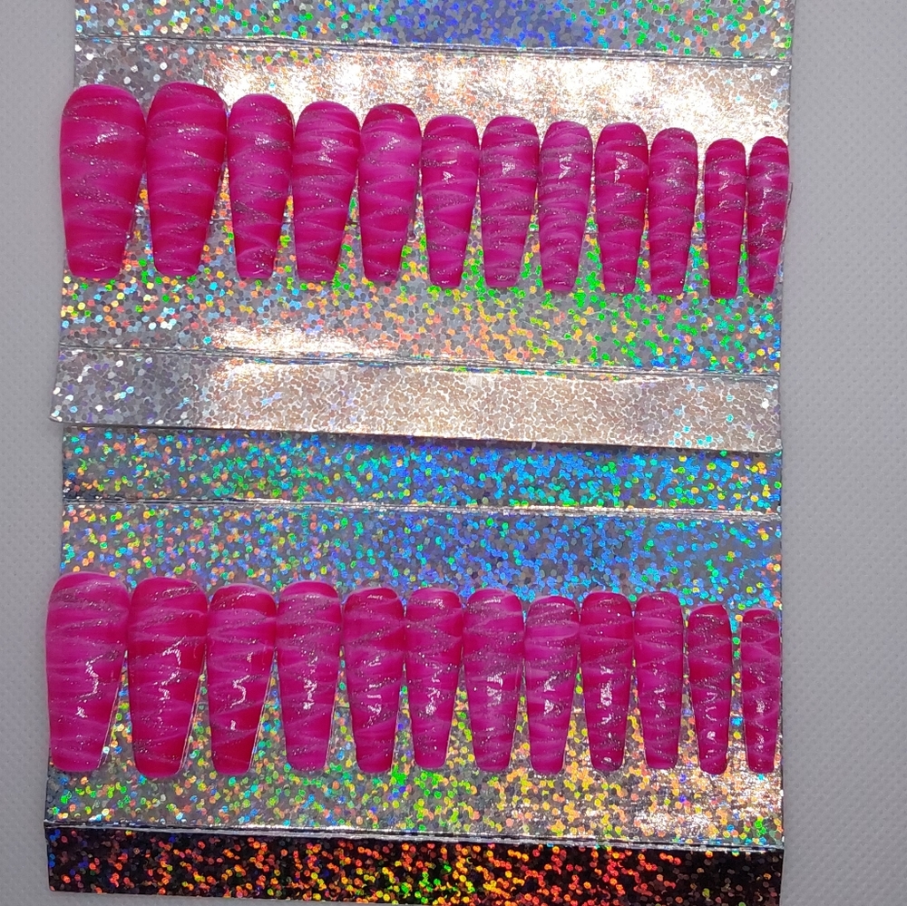 HAND PAINTED PRESS ON NAILS, LONG COFFIN, 24 NAILS